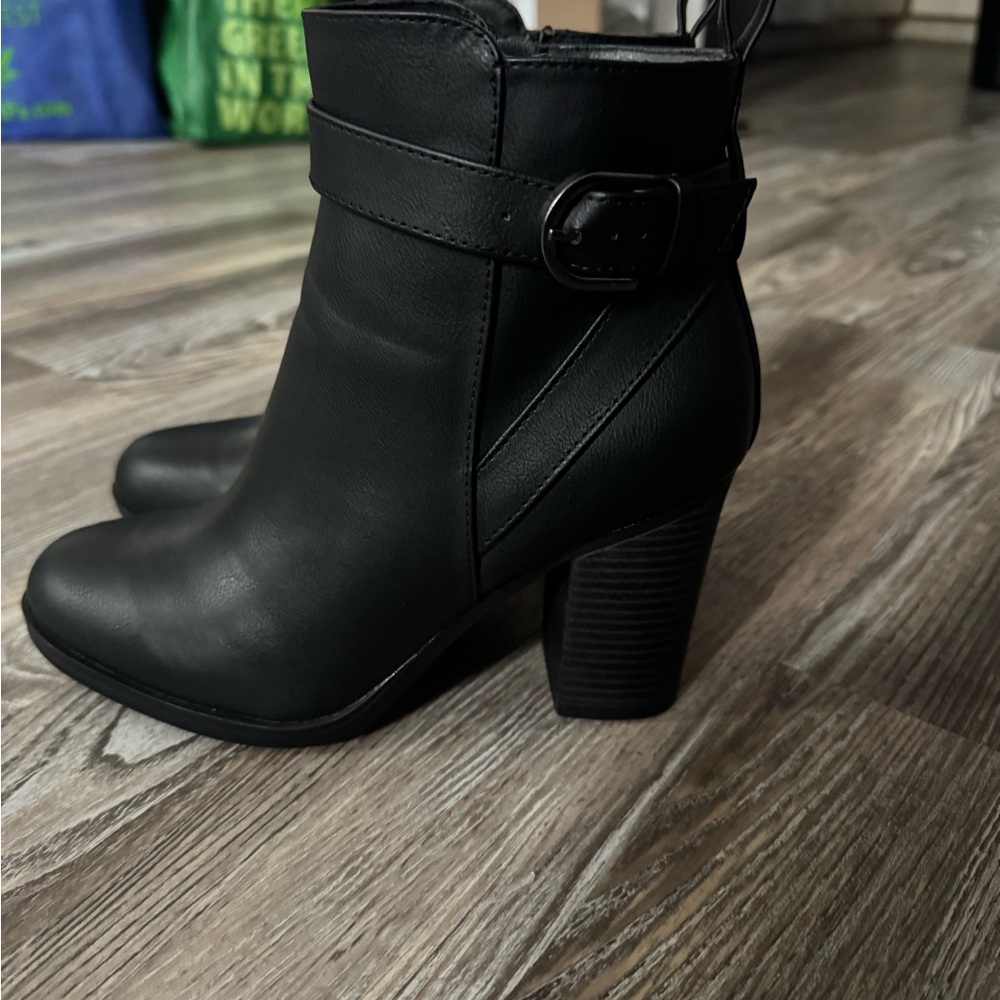 Elegant Black Ankle Boots
